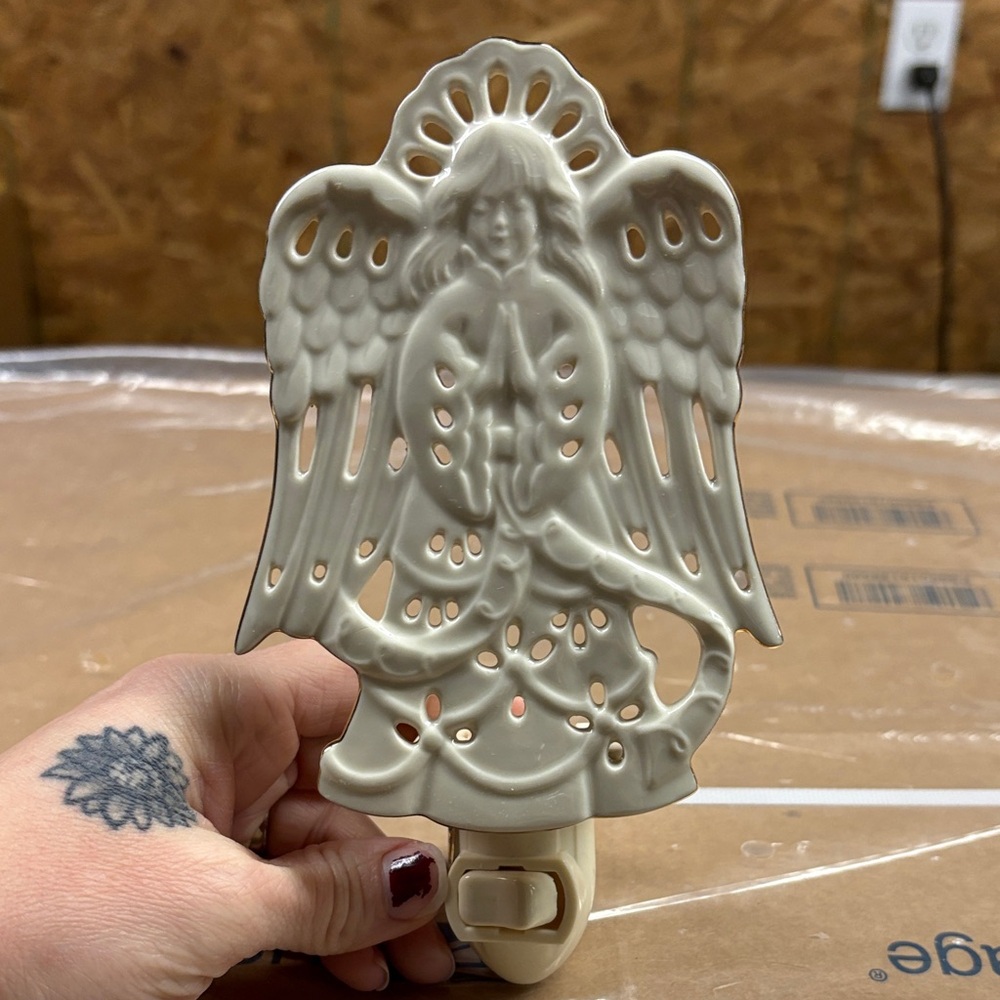 Lenox Ivory Angel Wall Light Decor